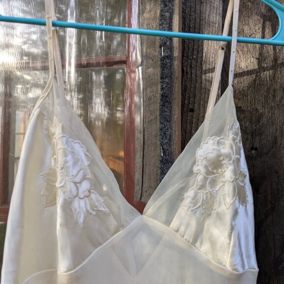 Valerie Stevens Intimates Matching Sheer Nightgown & Robe Pearl Embroidered Sz M - Picture 5 of 15